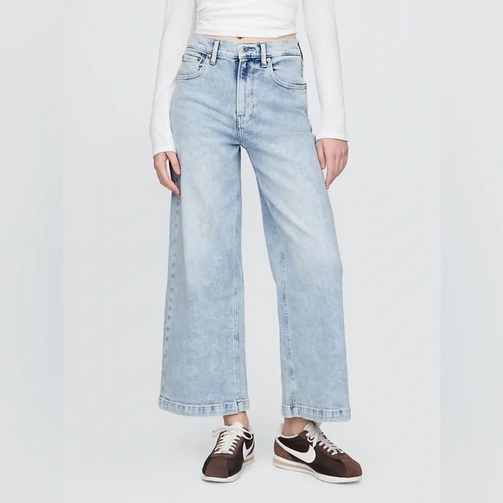 NWT GAP High Rise Wide Leg Stride Ankle Jeans - Petite - Picture 2 of 7